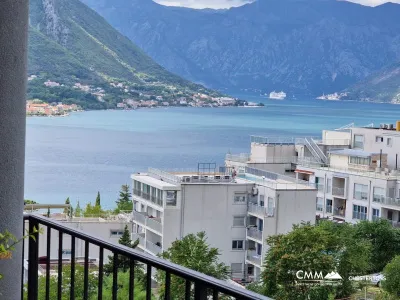 Spacious apartment of 75 m² with sea views